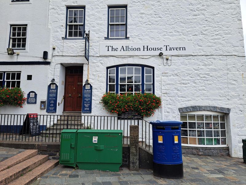 Albion House Tavern (Photo: Ralph Warrington - 16/09/2024). (Pub, External). Published on 26-09-2024 