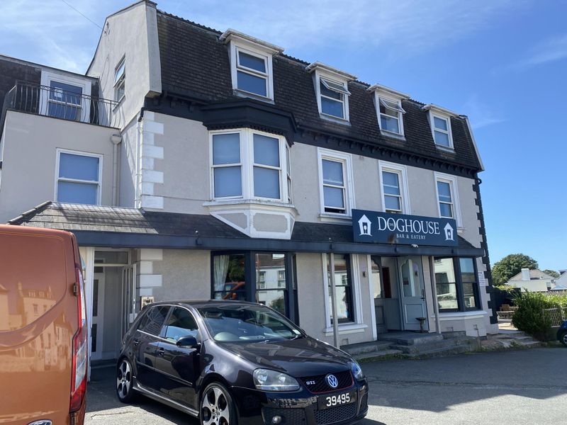 Doghouse, St Peter Port (Photo: Steven Prescott - 11/08/2024). (Pub, External, Key). Published on 09-09-2024