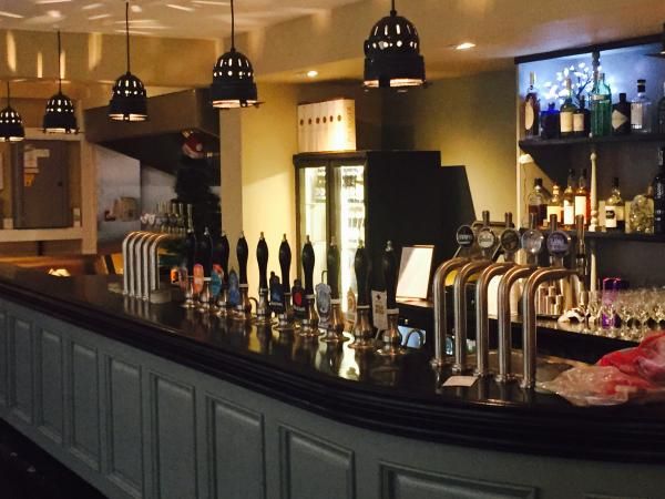 Golden Lion bar in 2015 when it had 10 handpumps. (Bar). Published on 20-12-2015