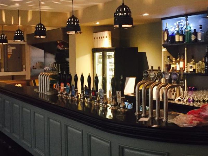 Golden Lion bar in 2015 when it had 10 handpumps. (Bar). Published on 20-12-2015