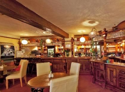 Bar. (Bar). Published on 08-03-2015