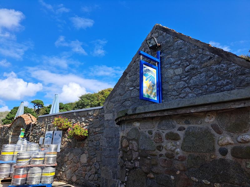 Mermaid Tavern, Herm (Photo: Ralph Warrington - 11/09/2024). (Pub, Sign). Published on 26-09-2024