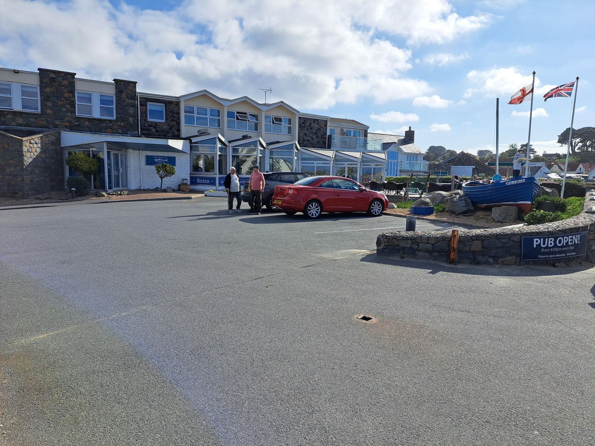 Driftwood Inn, St Saviour (Photo: Ralph Warrington - 04/09/2024). (Pub, External). Published on 19-09-2024