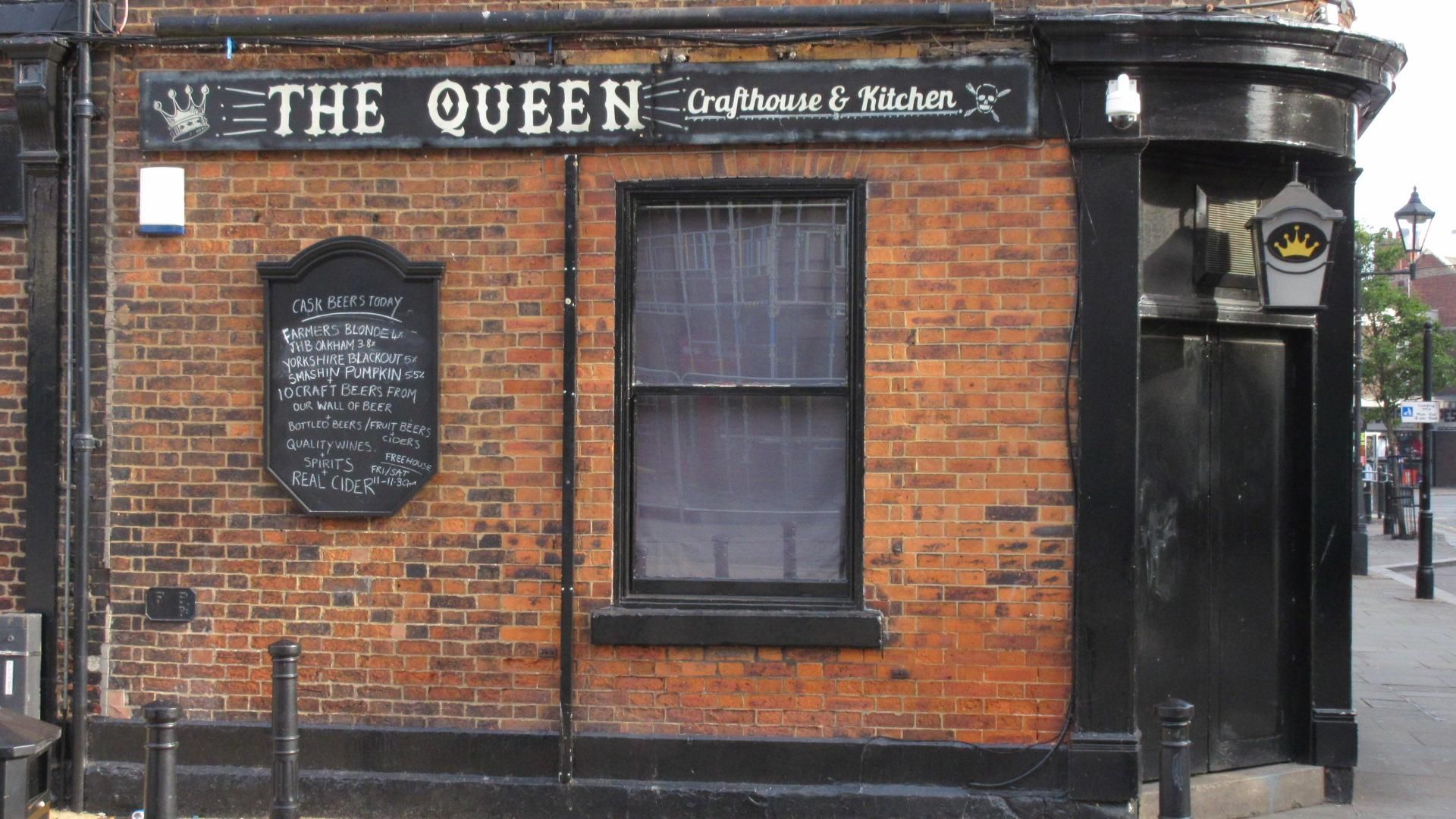 Queen 2. (Pub, External). Published on 31-10-2016