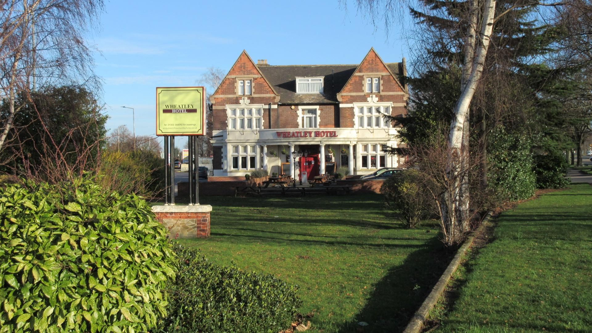 Wheatley Hotel. (Pub, External, Garden, Key). Published on 08-01-2019