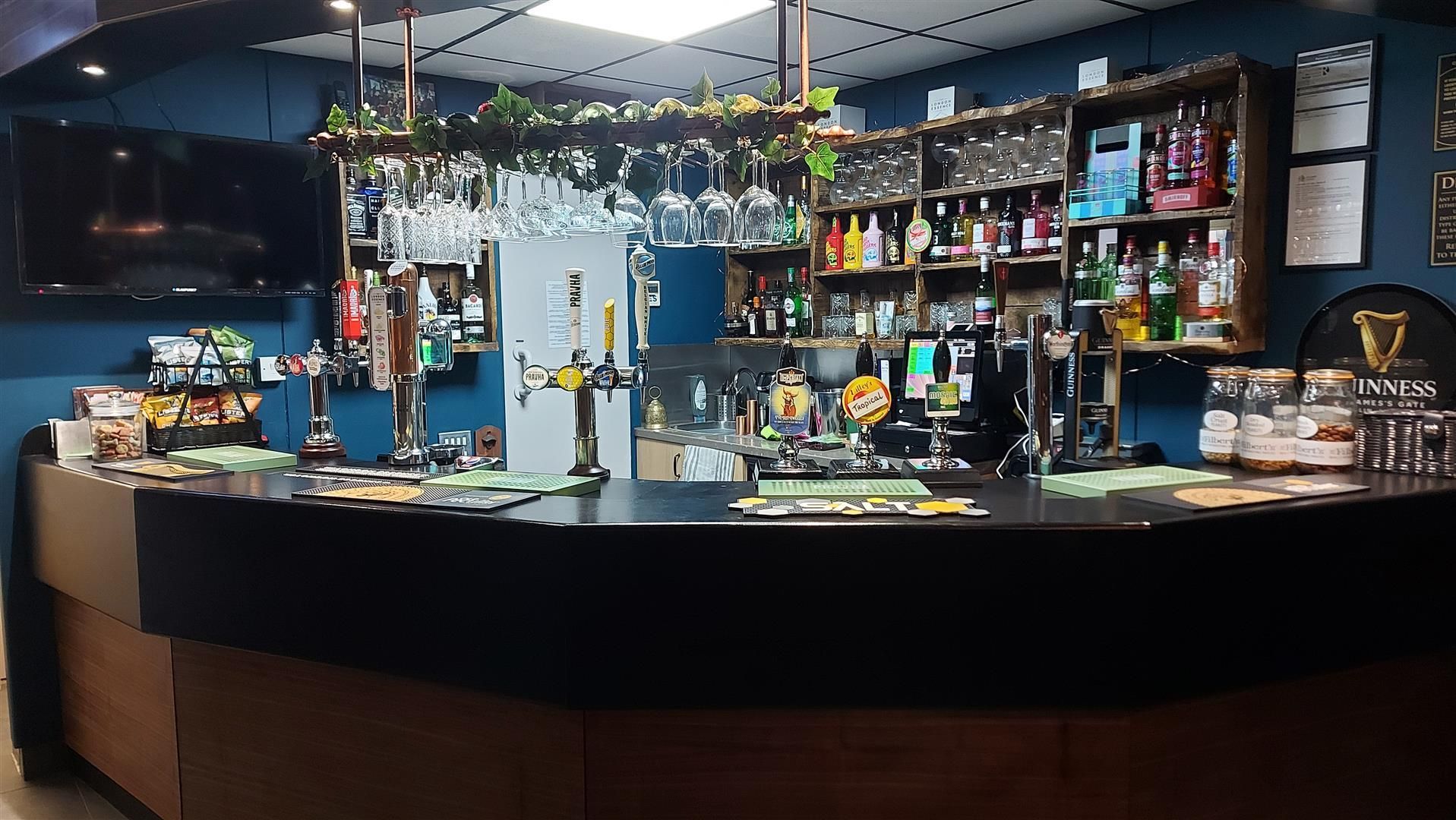 (Bar). Published on 04-02-2023