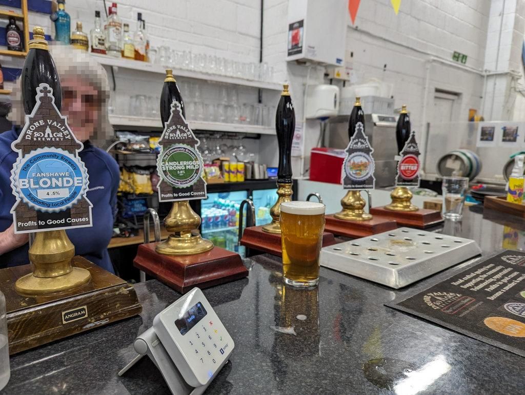 The bar at Drone Valley Brewery Tap (May 2024). (Pub, Brewery, Bar). Published on 03-06-2024