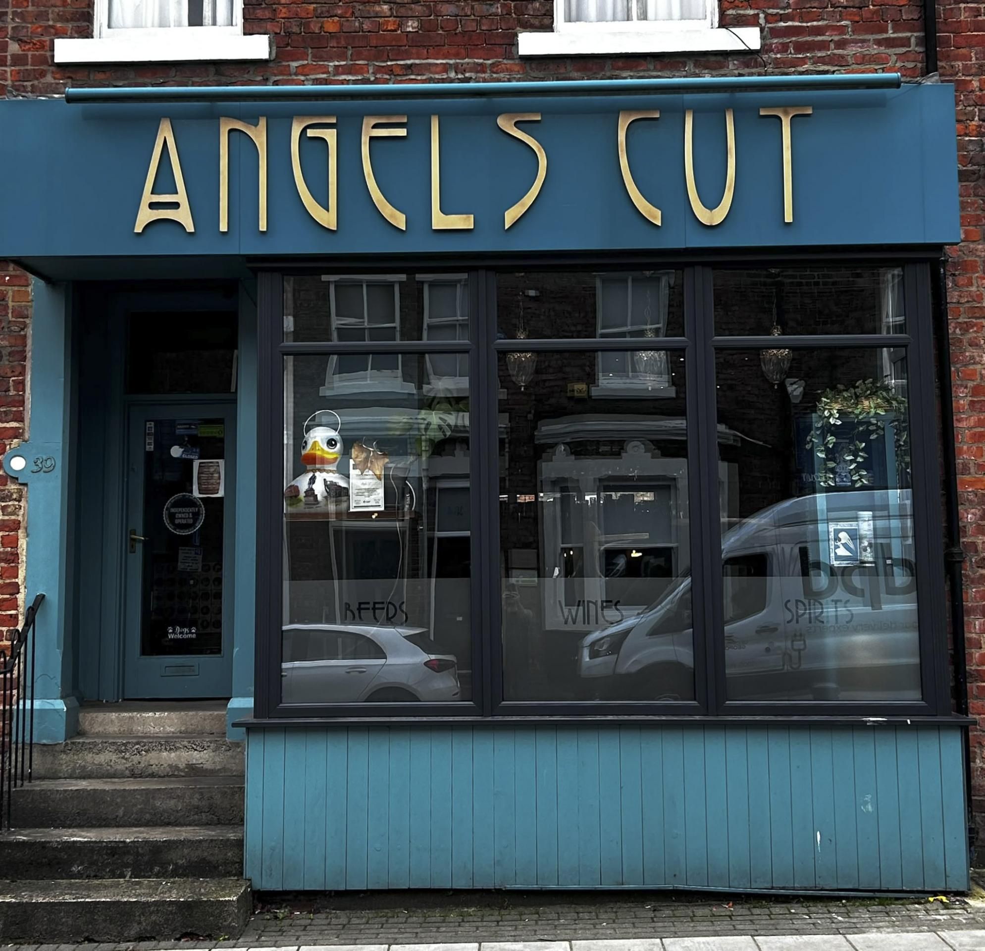 Angles Cut. (Pub, External, Key). Published on 01-01-1970