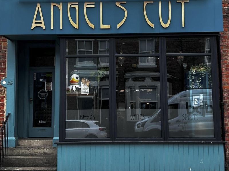 Angles Cut. (Pub, External, Key). Published on 01-01-1970