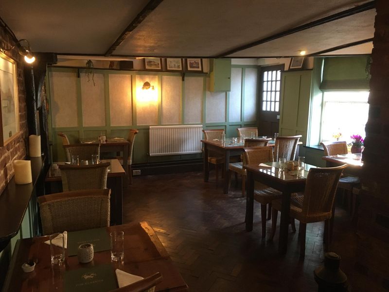 Crispin Inn, Sandwich - Restaurant © Tony Wells. (Pub, Restaurant). Published on 07-03-2022