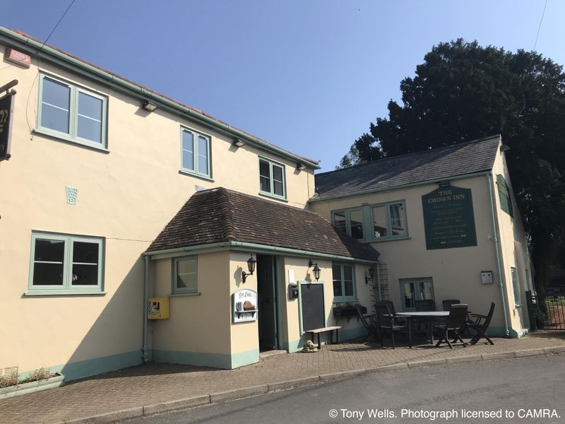 Crown Inn, Finglesham - External © Tony Wells. (Pub, External, Key). Published on 19-09-2024