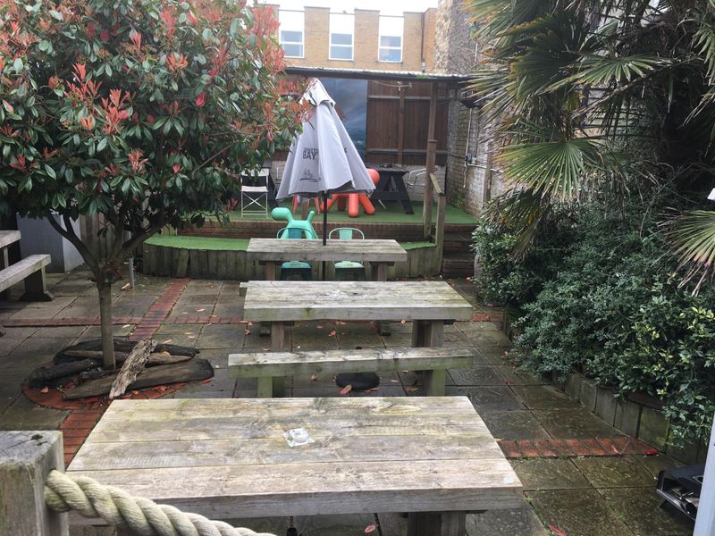 Deal Hoy, Deal - Garden © Tony Wells. (Pub, Garden). Published on 30-03-2023
