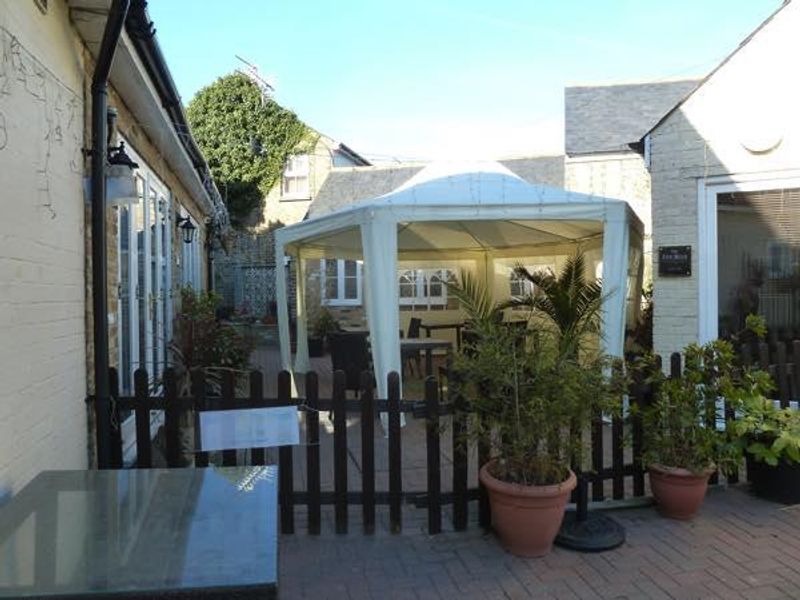 Five Bells, Ringwould - Patio © Tony Wells. (Pub, Garden). Published on 22-04-2015 