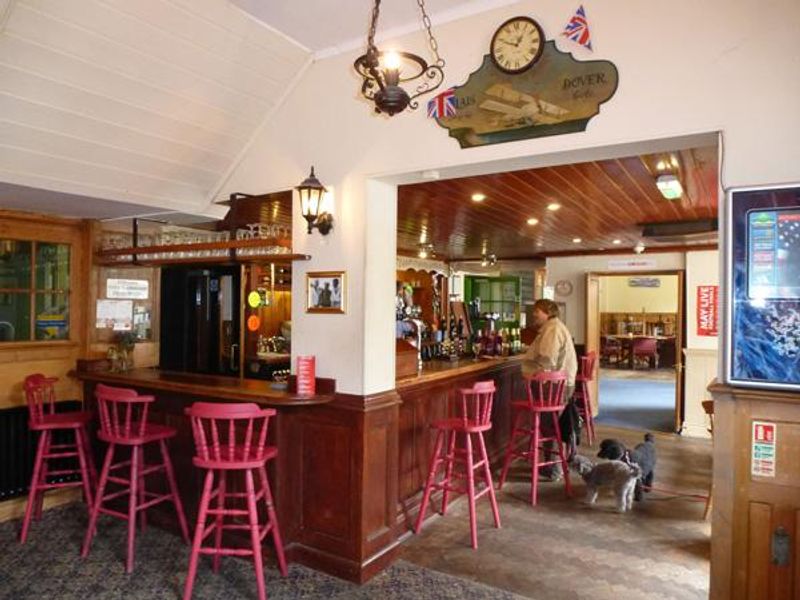 Fleur de Lis, Sandwich - Bar #1 © Tony Wells. (Pub, Bar). Published on 11-02-2015