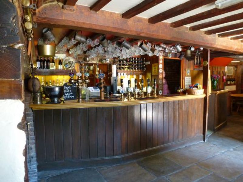Griffins Head, Chillenden - Bar © Tony Wells. (Pub, Bar). Published on 08-05-2016