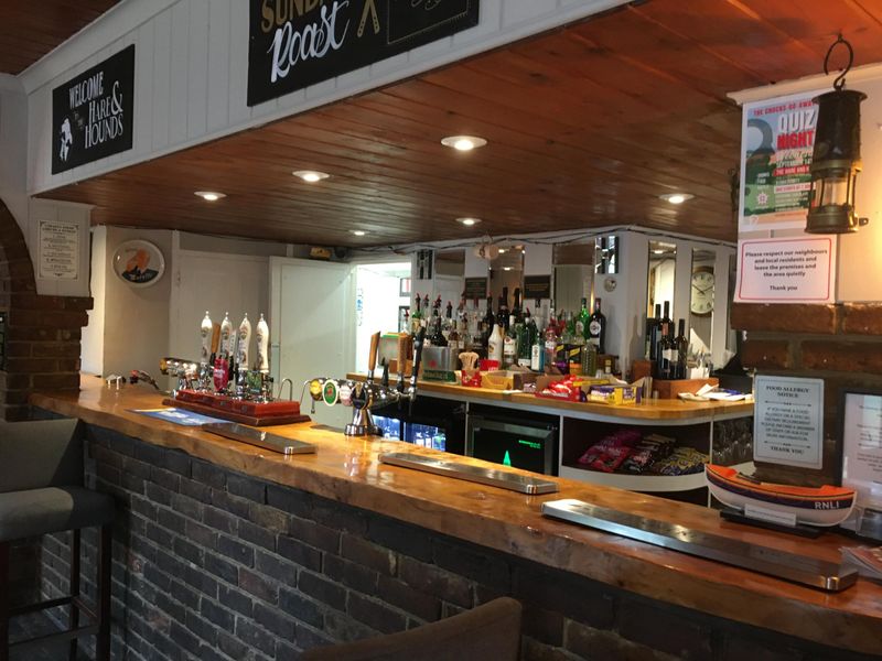 Hare & Hounds, Northbourne - Bar #1 © Tony Wells. (Pub, Bar). Published on 13-10-2022