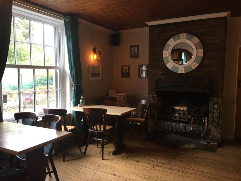 Hare & Hounds, Northbourne - Bar #2 © Tony Wells. (Pub, Bar). Published on 13-10-2022