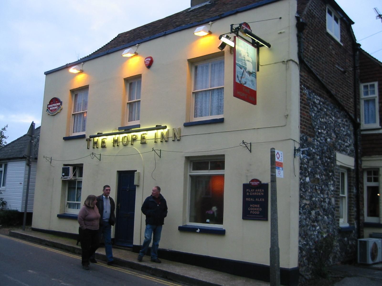 Hope Inn, St. Margarets-at-Cliffe - External © Tony Wells.. (Pub, External, Key). Published on 04-09-2022