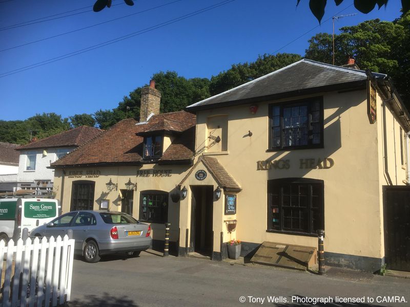 King's Head, Kingsdown - External © Tony Wells.. (Pub, External, Key). Published on 21-05-2024