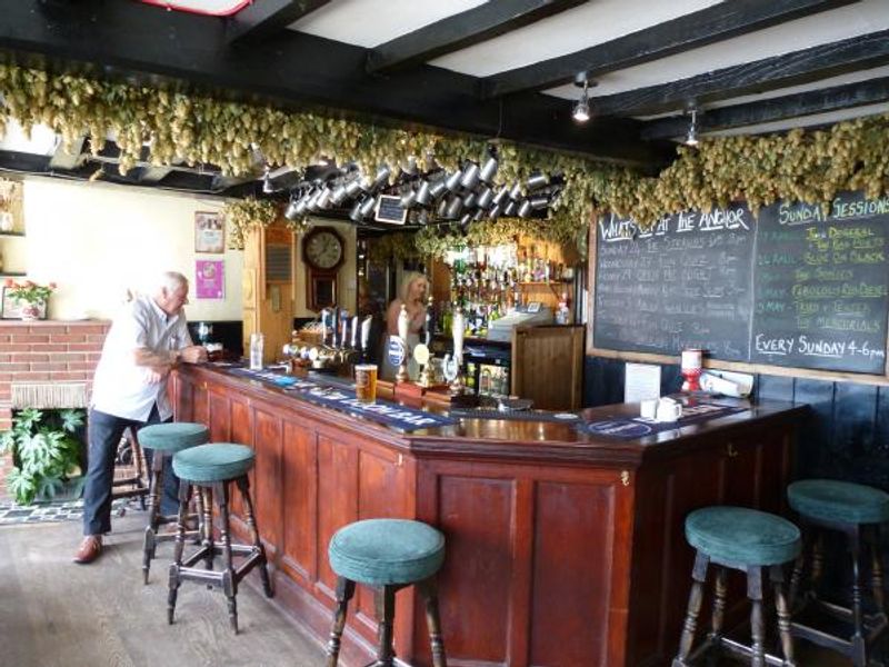 Anchor Inn, Wingham - Bar © Tony Wells. (Pub, Bar). Published on 02-05-2016