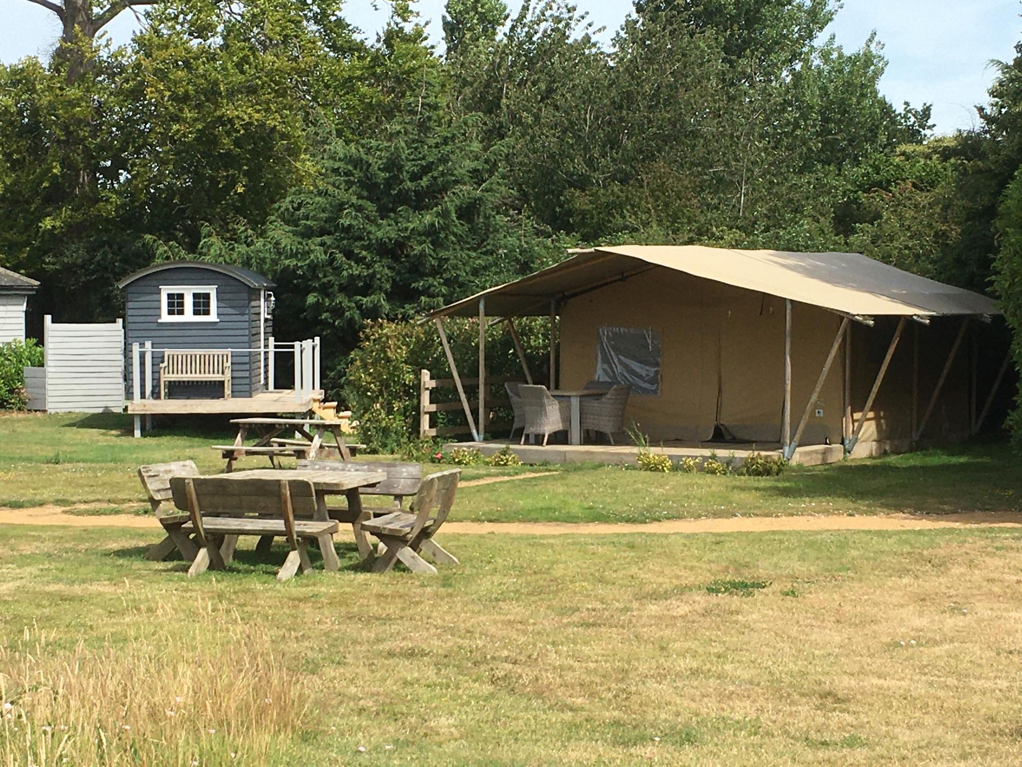 Blazing Donkey, Ham - Glamping Pods © Tony Wells. (Pub, Bedroom). Published on 16-07-2022
