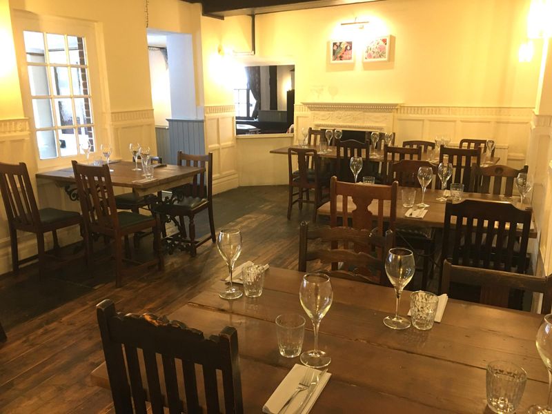 Chequer Inn, Ash - Restaurant © Tony Wells. (Pub, Restaurant). Published on 30-03-2023