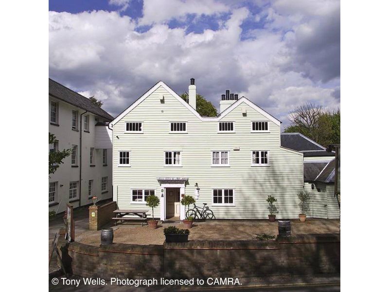 White Cliffs Hotel, St. Margarets - External © Tony Wells. (Pub, External, Key). Published on 22-05-2024