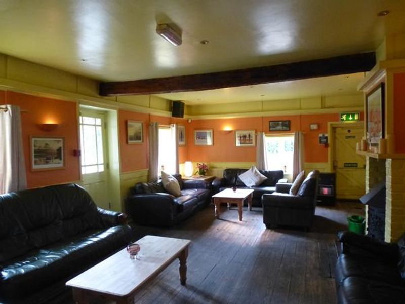 Rising Sun, Stourmouth - Lounge © Tony Wells. (Pub, Bar). Published on 25-03-2015 