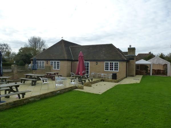 Rising Sun, Stourmouth - Garden © Tony Wells. (Pub, Garden). Published on 25-03-2015
