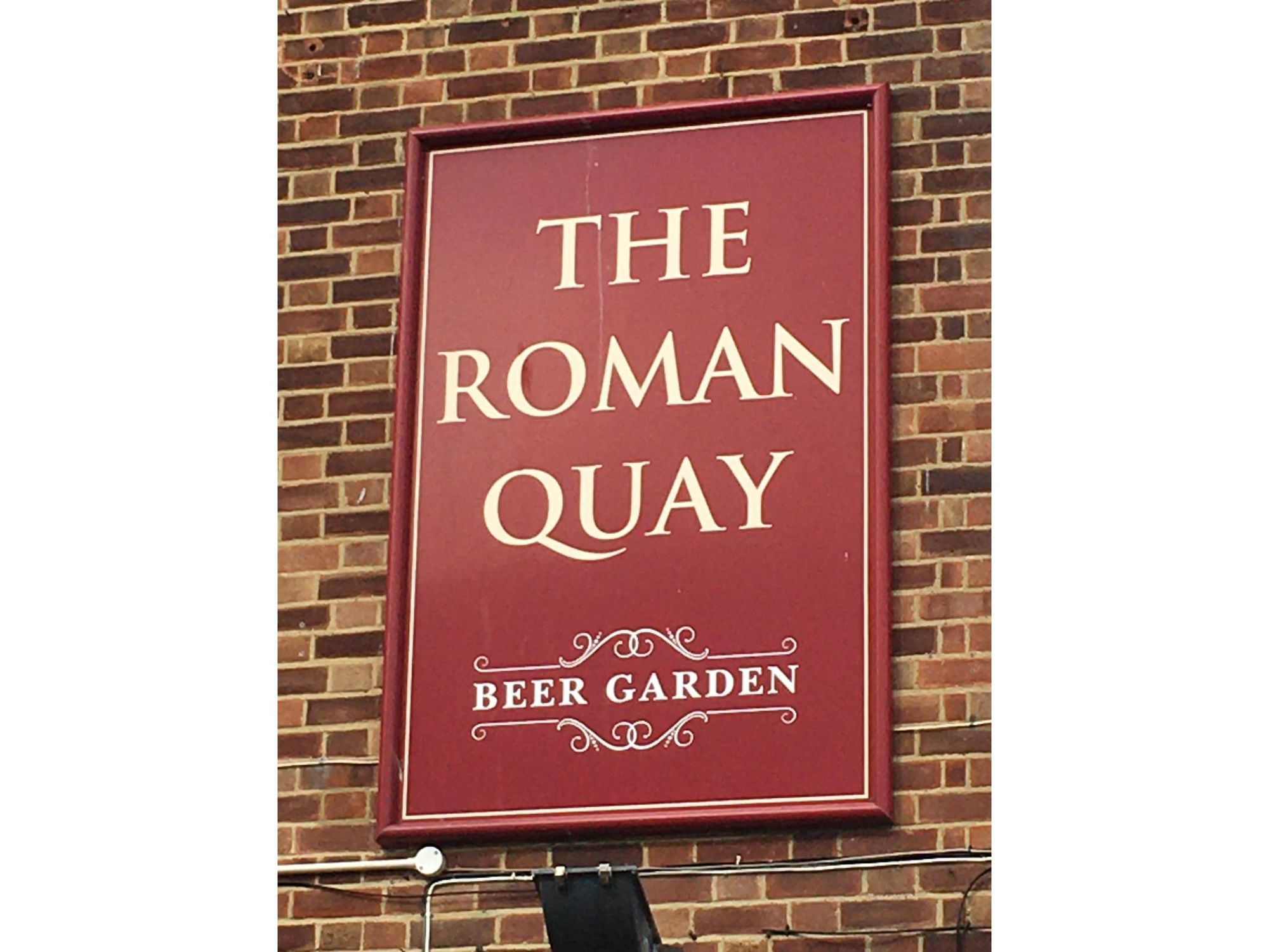 Roman Quay, Dover - Sign © Tony Wells.. (Pub, Sign). Published on 28-09-2022