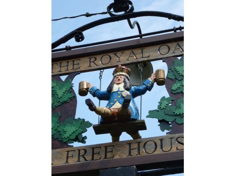 Royal Oak, Nonington - Sign © Tony Wells. (Pub, Sign). Published on 26-03-2015