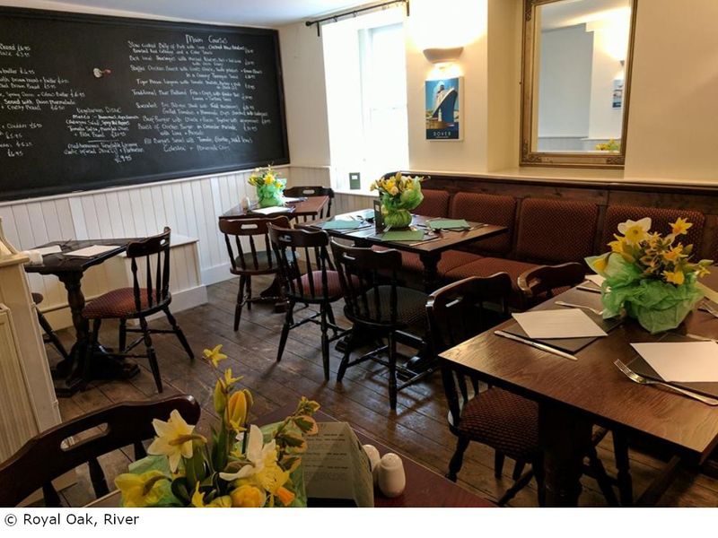 Royal Oak, River - Restaurant © Royal Oak. (Pub, Restaurant). Published on 02-09-2021