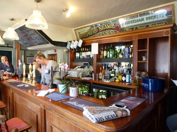 Saracen's Head, Deal - Bar #1 © Tony Wells. (Pub, Bar). Published on 26-03-2016