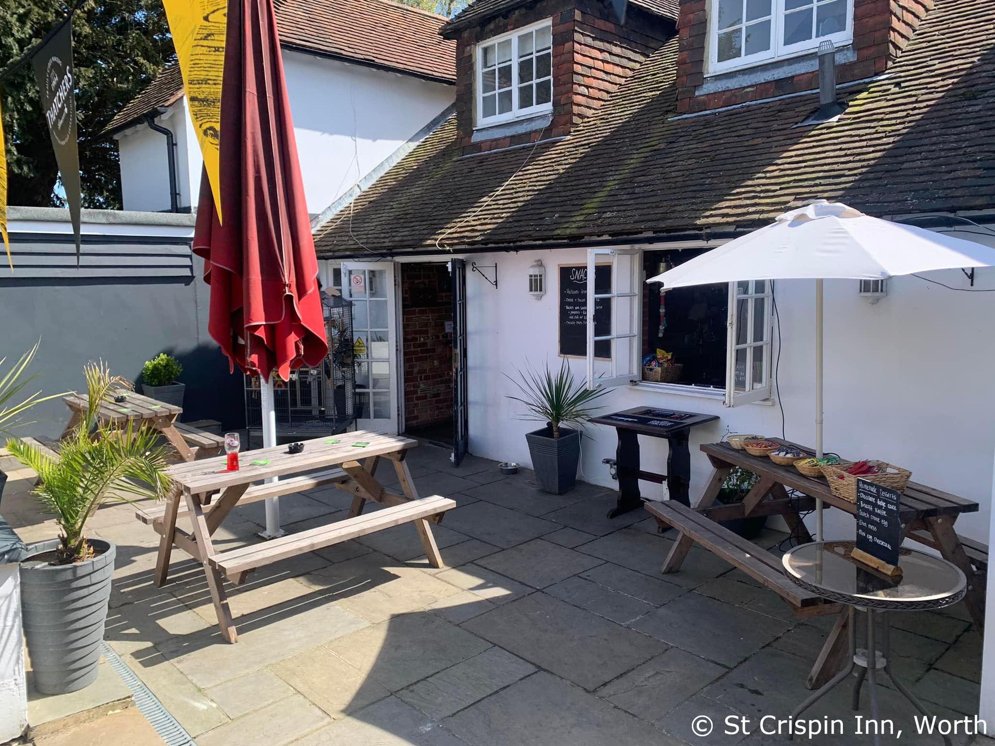 St Crispin Inn, Worth - Patio © St Crispin Inn. (Pub, Garden). Published on 03-05-2022