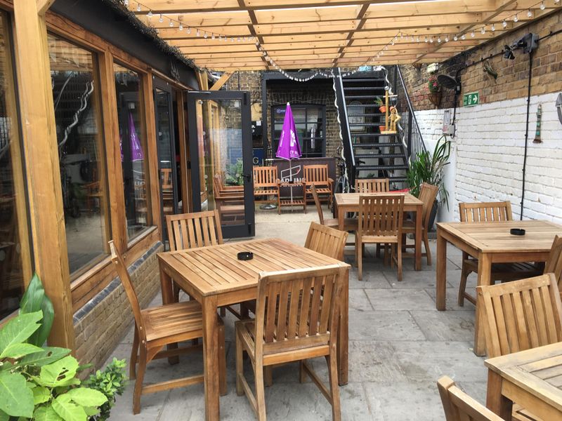 Stag, Walmer - Patio © Tony Wells.. (Pub, Garden). Published on 03-09-2022