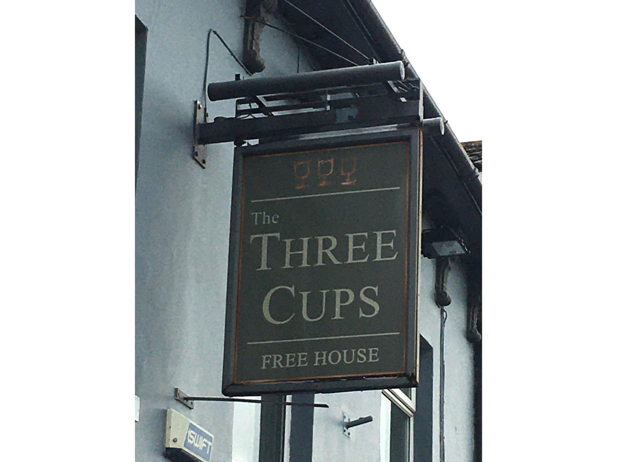 Three Cups, Dover - Sign © Tony Wells. (Pub, Sign). Published on 27-09-2022