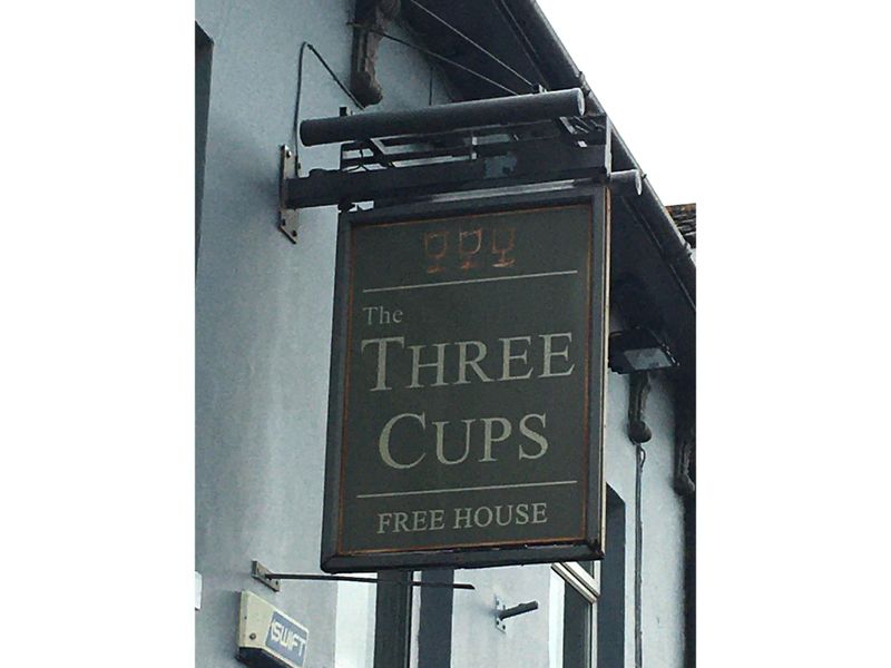 Three Cups, Dover - Sign © Tony Wells. (Pub, Sign). Published on 27-09-2022