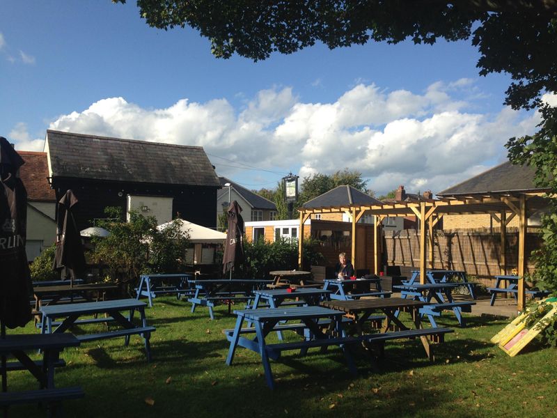 Three Horseshoes, Great Mongeham - Garden © Tony Wells. (Pub, Garden). Published on 11-09-2017