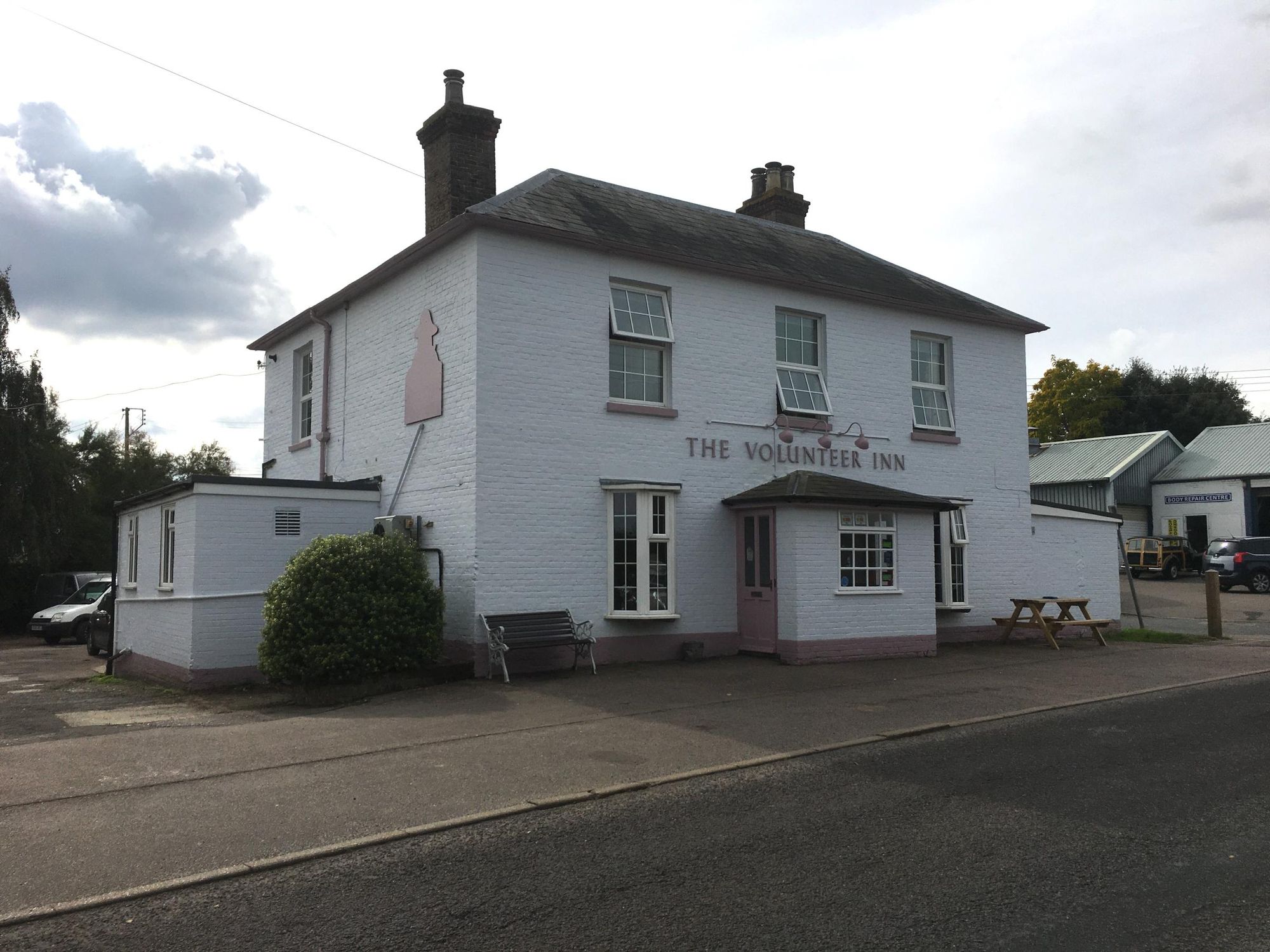 Volunteer Inn, Ash - External #2 © Tony Wells. (Pub, External). Published on 02-10-2022