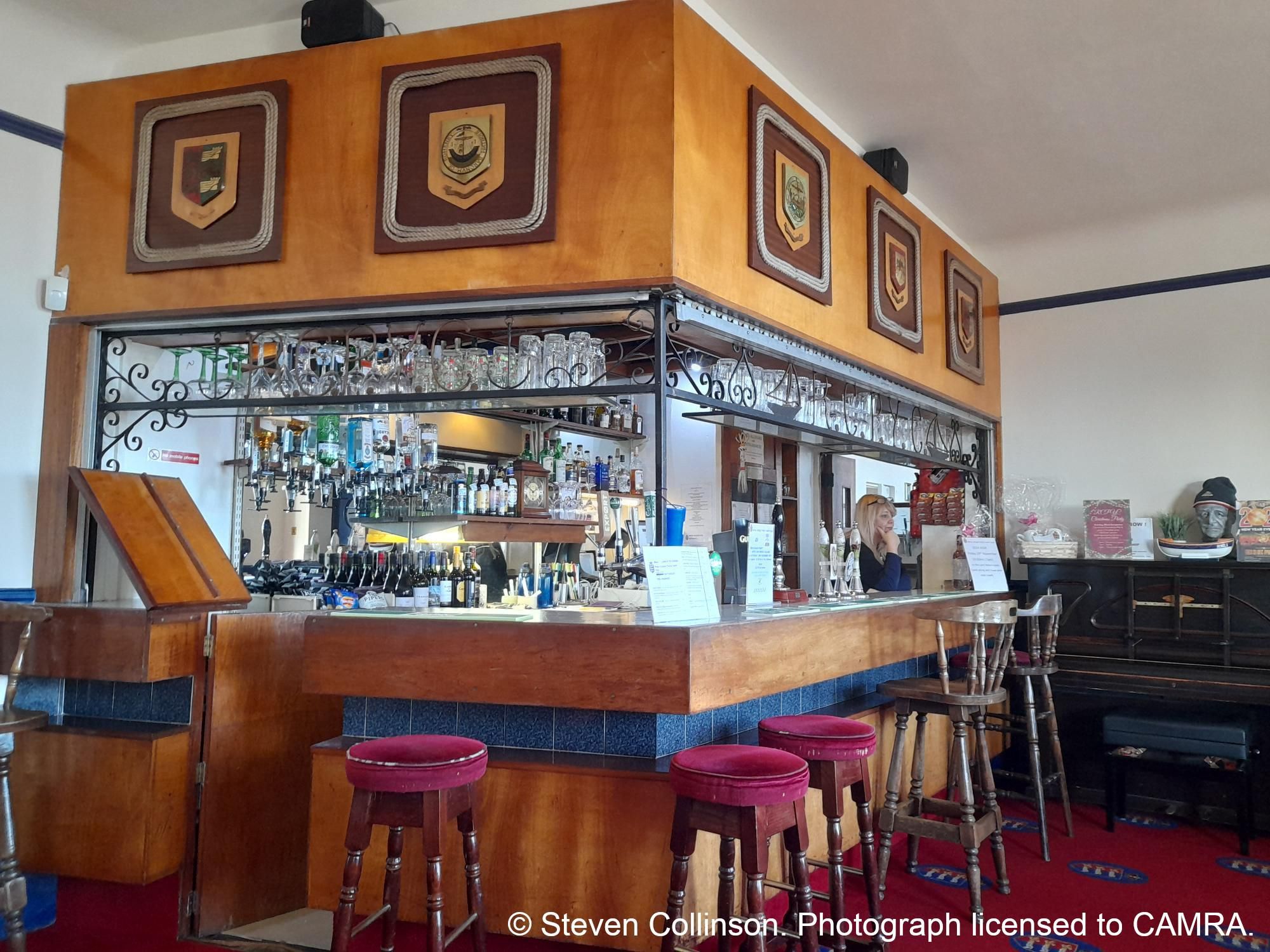 Royal Cinque Ports Yacht Club, Dover - Bar © Steven Collinson. (Pub, Bar). Published on 12-10-2025