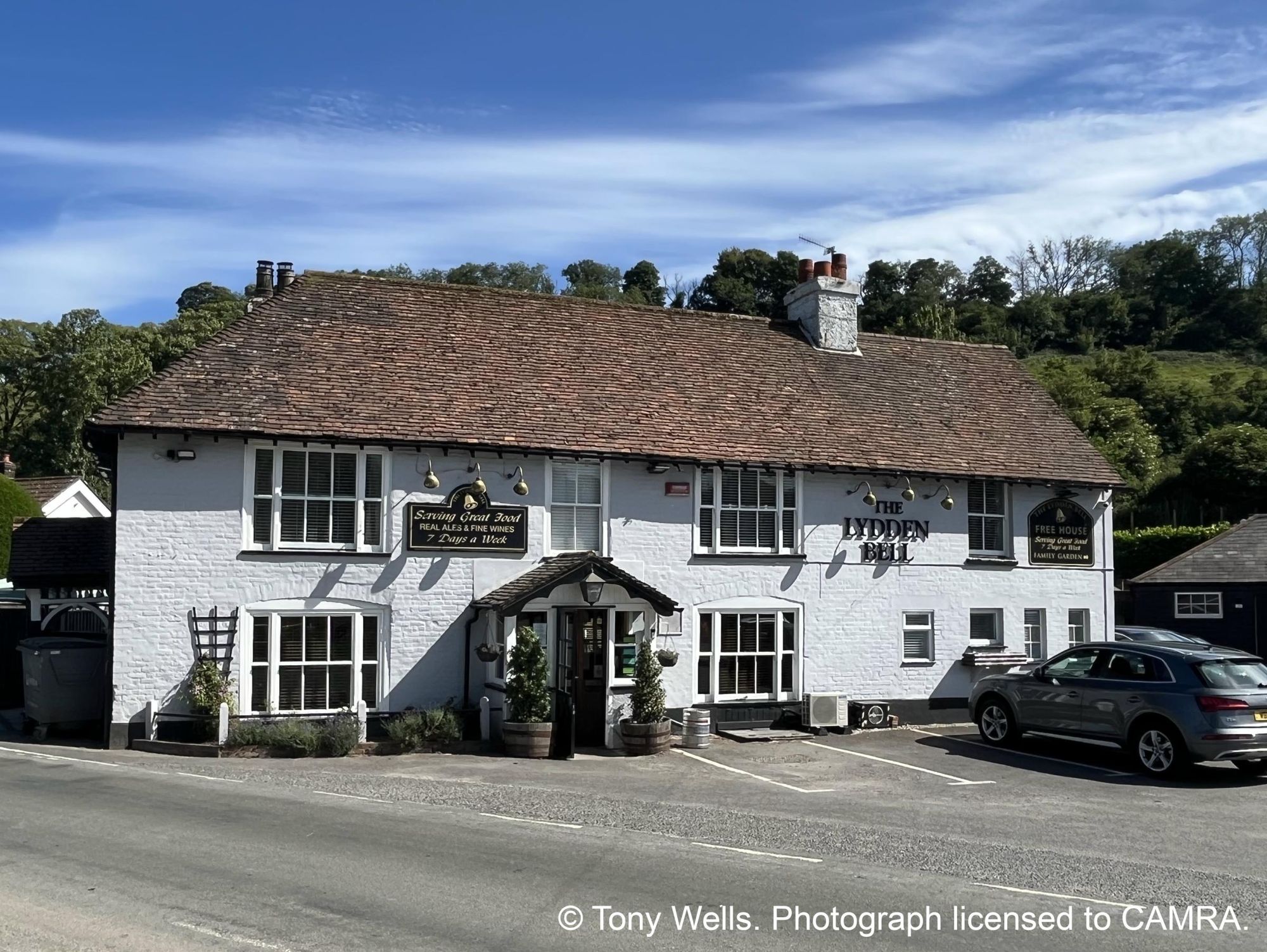 Lydden Bell, Lydden - External © Tony Wells. (Pub, External, Key). Published on 25-06-2025