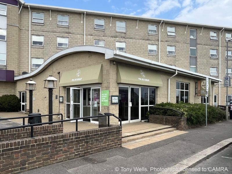 Marine Court, Dover - External © Tony Wells. (Pub, External, Key). Published on 16-08-2026