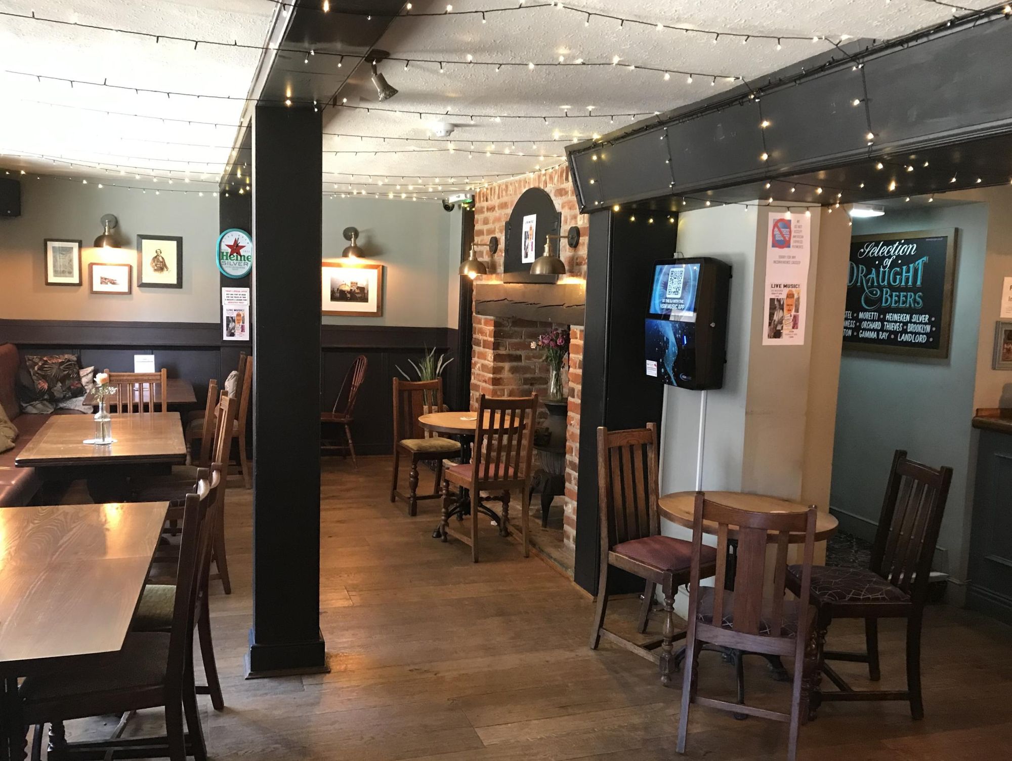 Goodwin, Deal #2 - Bar © Tony Wells.. (Pub, Bar). Published on 08-04-2024