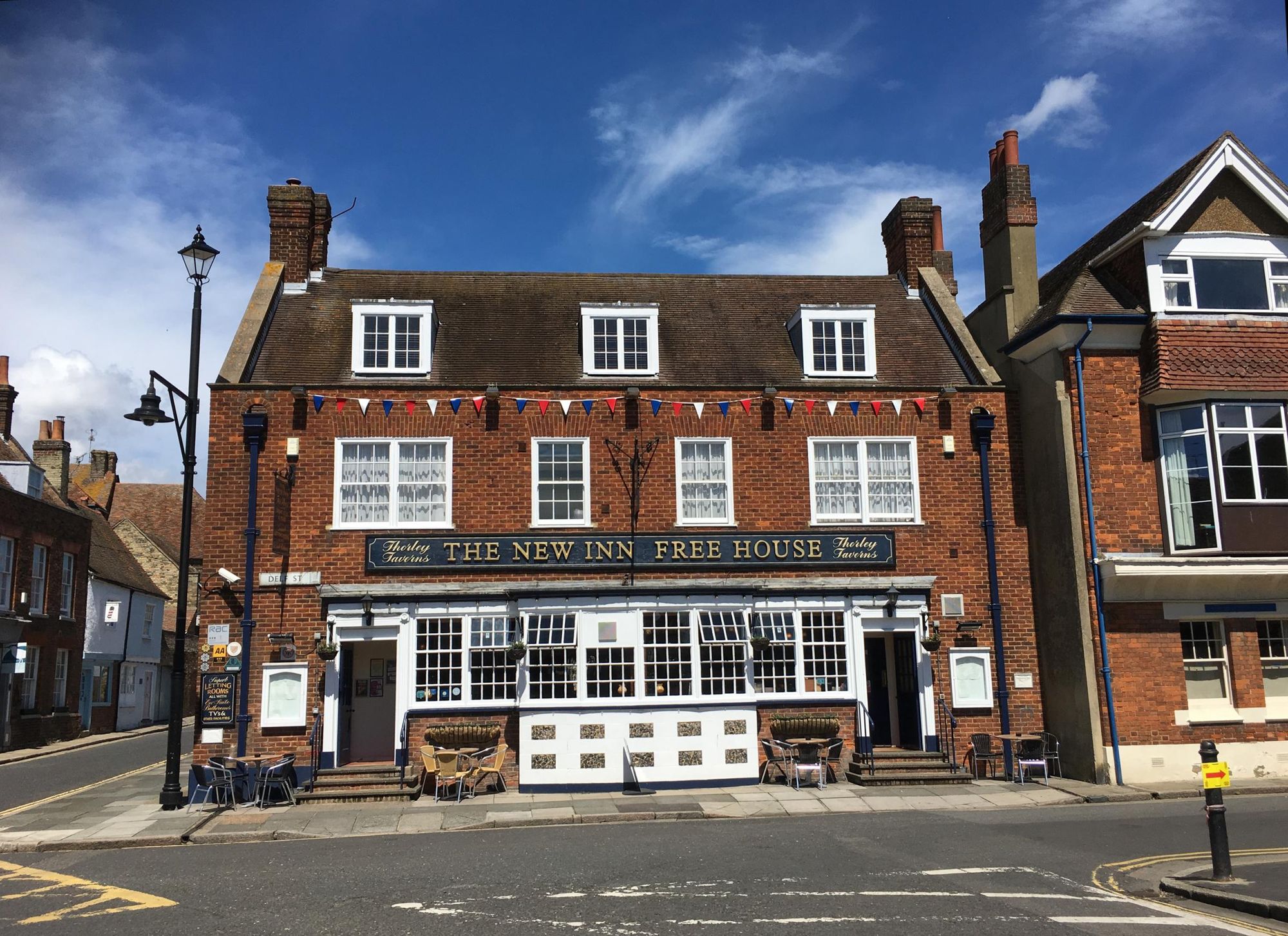 New Inn, Sandwich - External © Tony Wells. (Pub, External, Key). Published on 12-06-2019