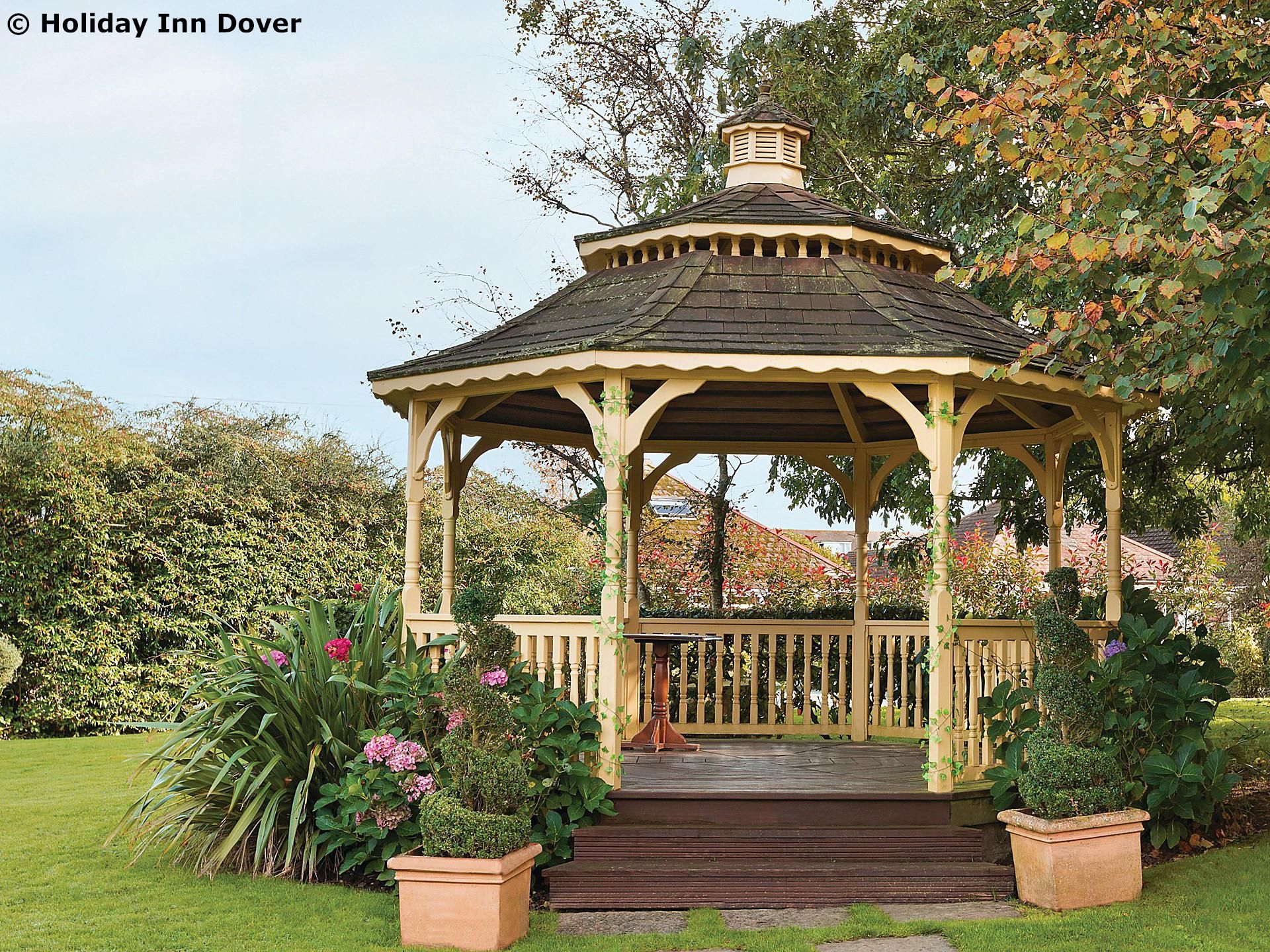 Holiday Inn Dover - Garden. (Pub, Garden). Published on 30-04-2021