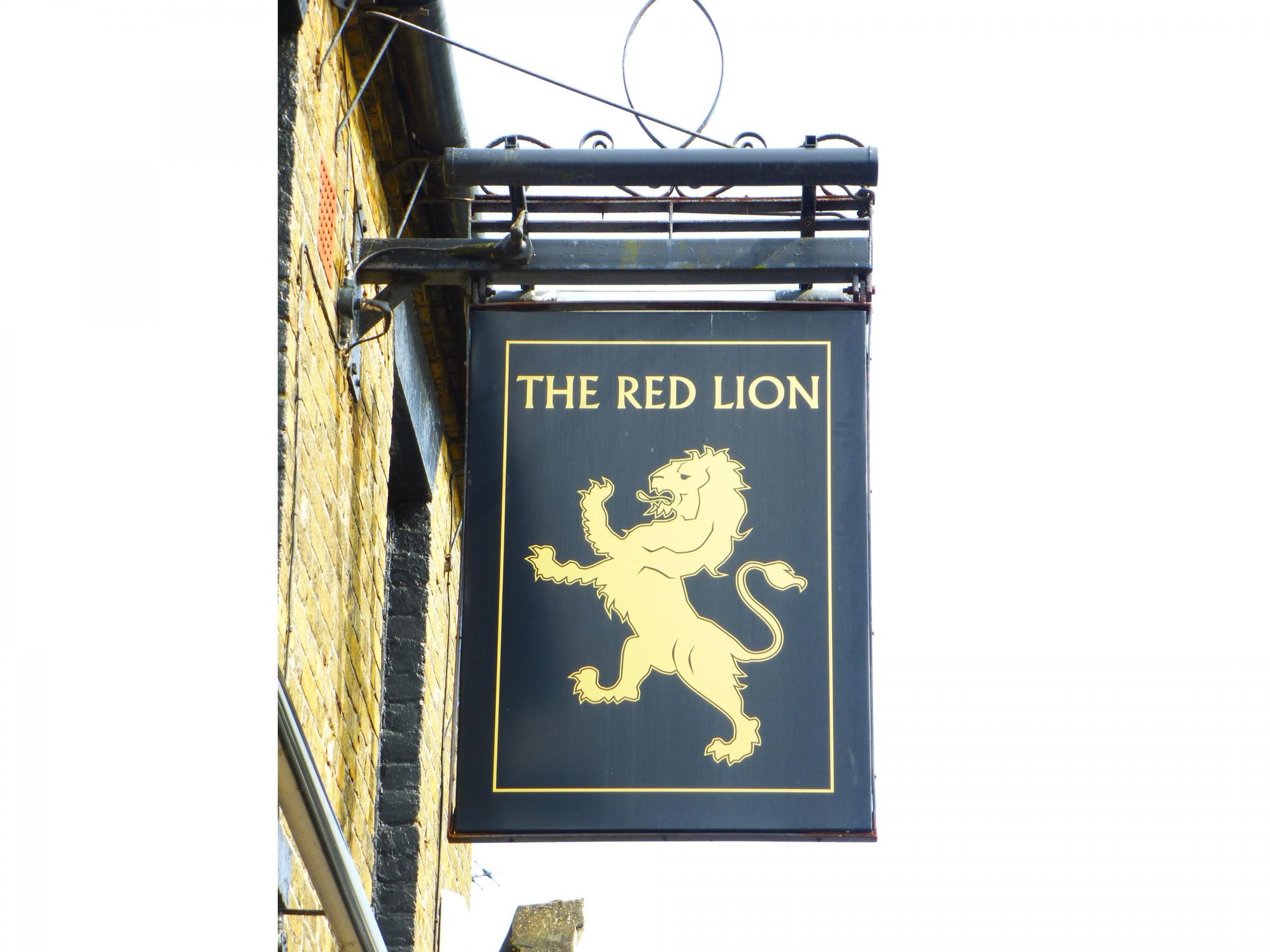 Red Lion, Dover - Sign © Tony Wells.. (Pub, Sign). Published on 04-05-2018