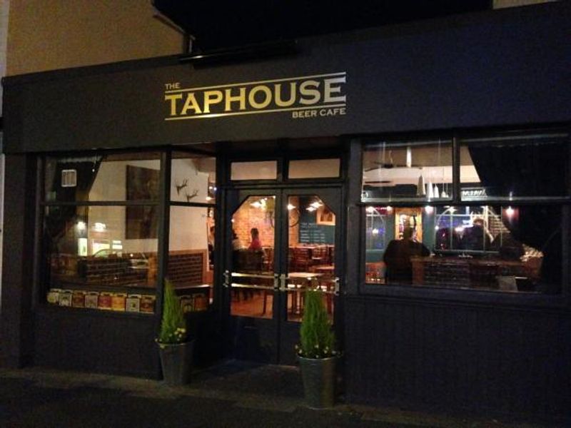 Taphouse Beer Cafe, Deal - External #2 © Tony Wells. (Pub, External). Published on 24-03-2016 