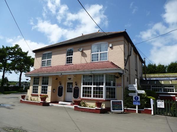 Sutton Vale Country Club, Sutton - External © Tony Wells. (Pub, External, Key). Published on 21-06-2015
