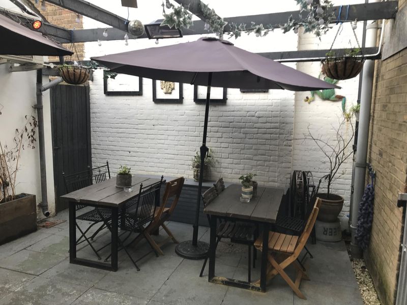 Hoptimist Taproom & Bar, Dover - Patio #2 © Tony Wells. Published on 28-01-2024