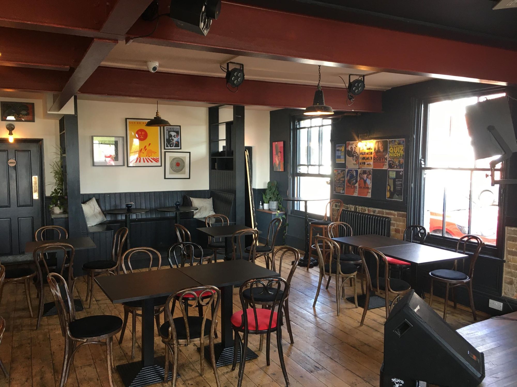 Lighthouse, Walmer - Bar #2 © Tony Wells. (Pub, Bar). Published on 02-10-2022